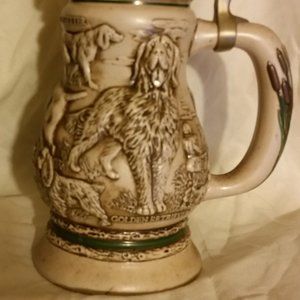 Avon collector stein, hunting dogs theme